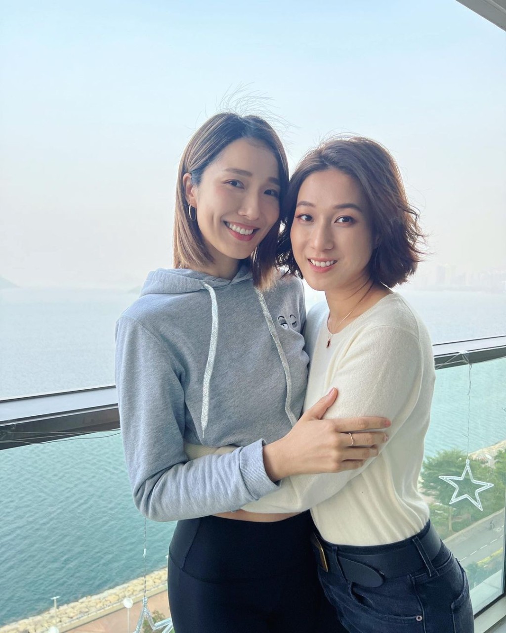 鍾嘉欣早前回港參加頒獎禮。